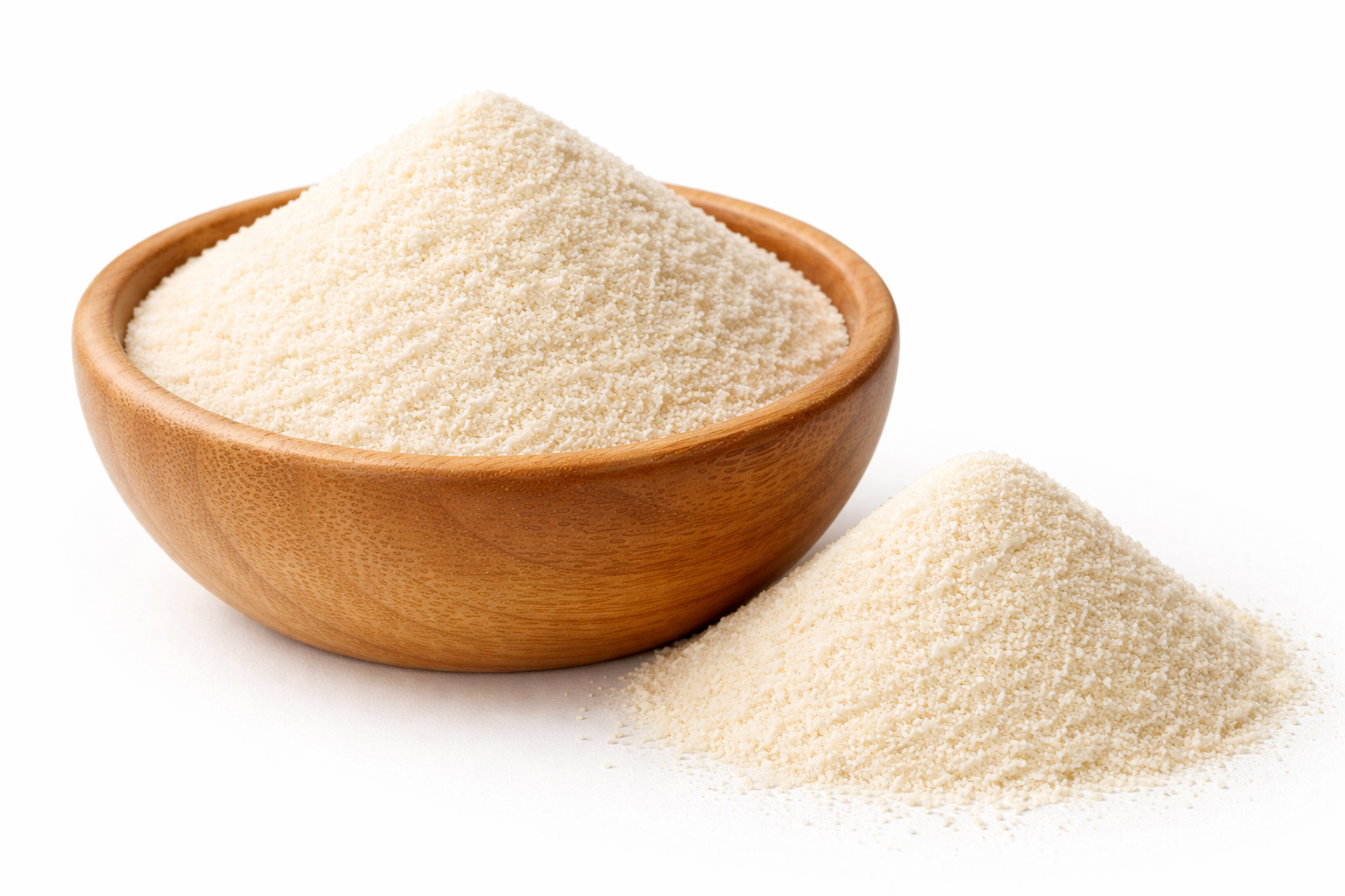 Garlic powder in wooden bowl